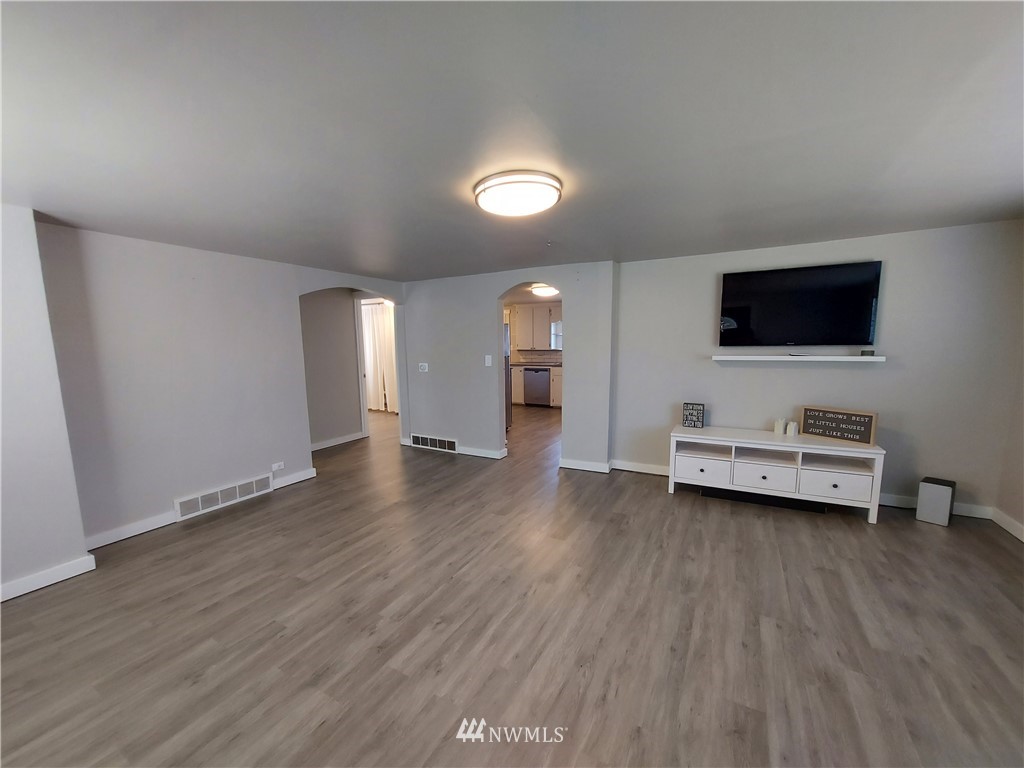 701 High Avenue South Renton, WA 98057 - Photo 3 of 36