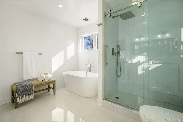 $954,560 | 35 Summit Drive, Mahopac, NY 10541