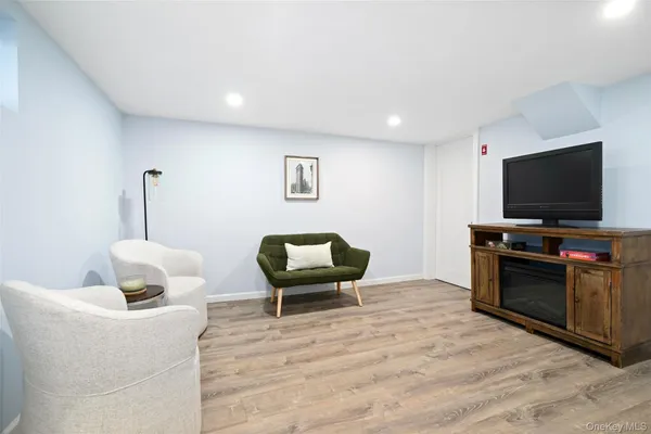 $954,560 | 35 Summit Drive, Mahopac, NY 10541