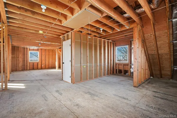 $954,560 | 35 Summit Drive, Mahopac, NY 10541