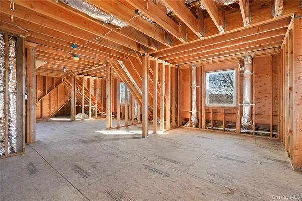 $954,560 | 35 Summit Drive, Mahopac, NY 10541