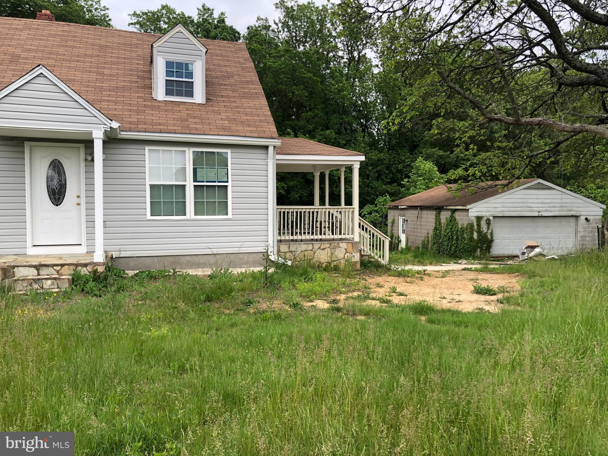 13613 Dumfries Road Manassas, VA 20112 - Photo 2 of 16 Right side of front