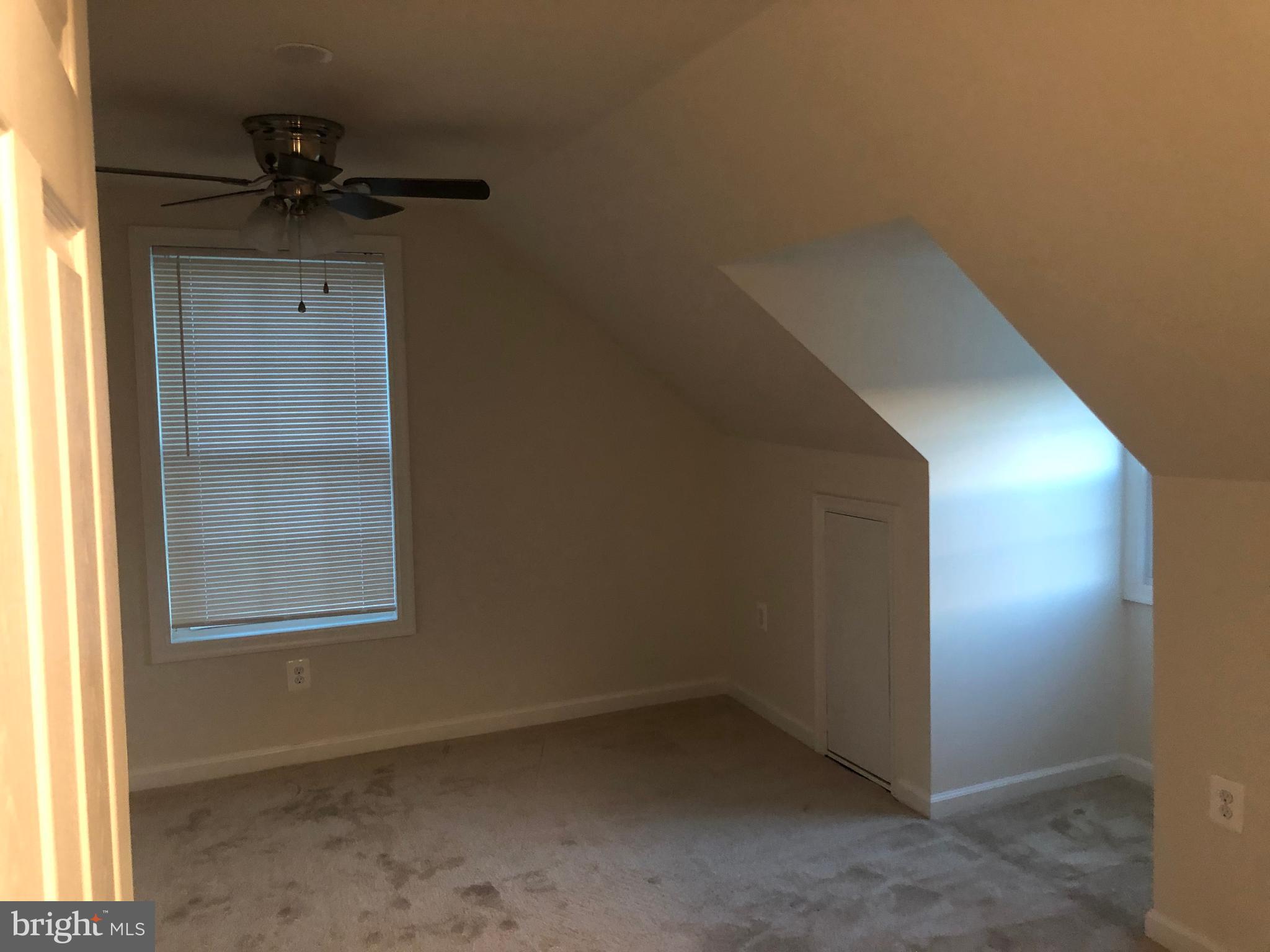 13613 Dumfries Road Manassas, VA 20112 - Photo 16 of 16 Upstair bed 2