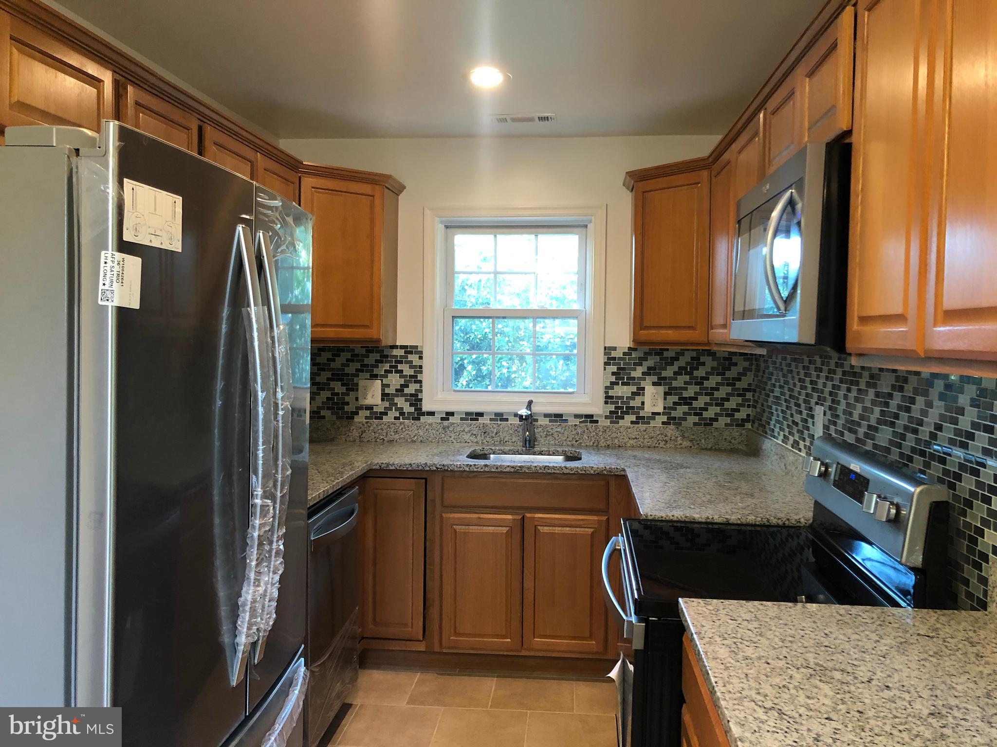 13613 Dumfries Road Manassas, VA 20112 - Photo 5 of 16 Kitchen
