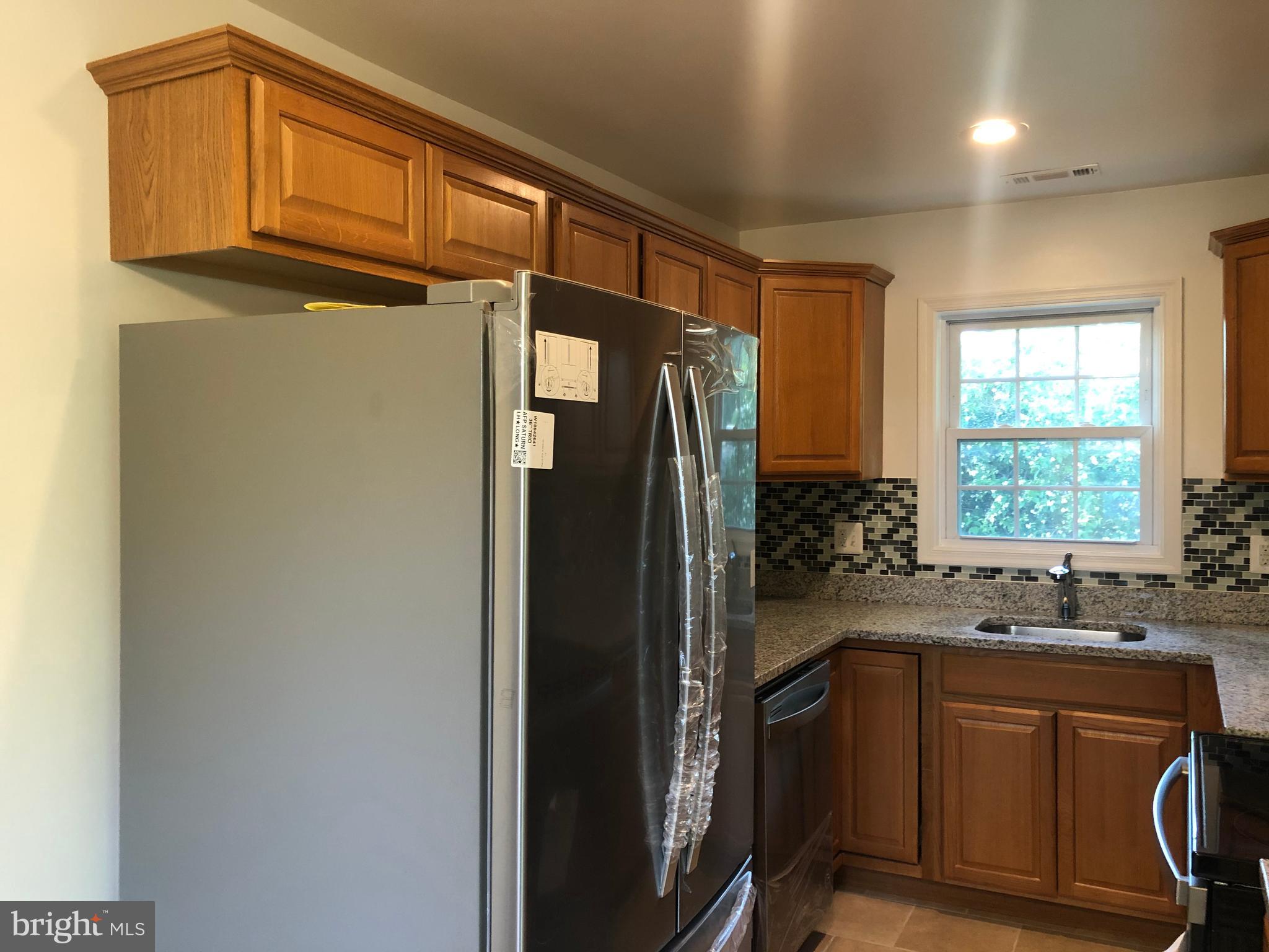 13613 Dumfries Road Manassas, VA 20112 - Photo 7 of 16 Kitchen3