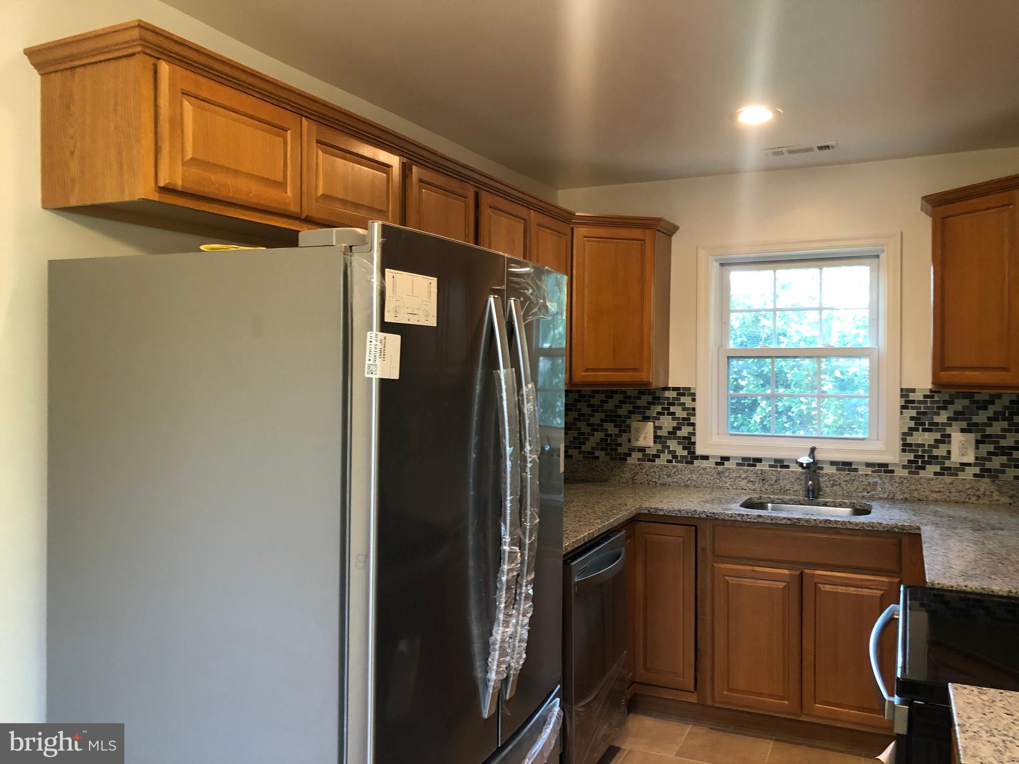 13613 Dumfries Road Manassas, VA 20112 - Photo 8 of 16 Kitchen4