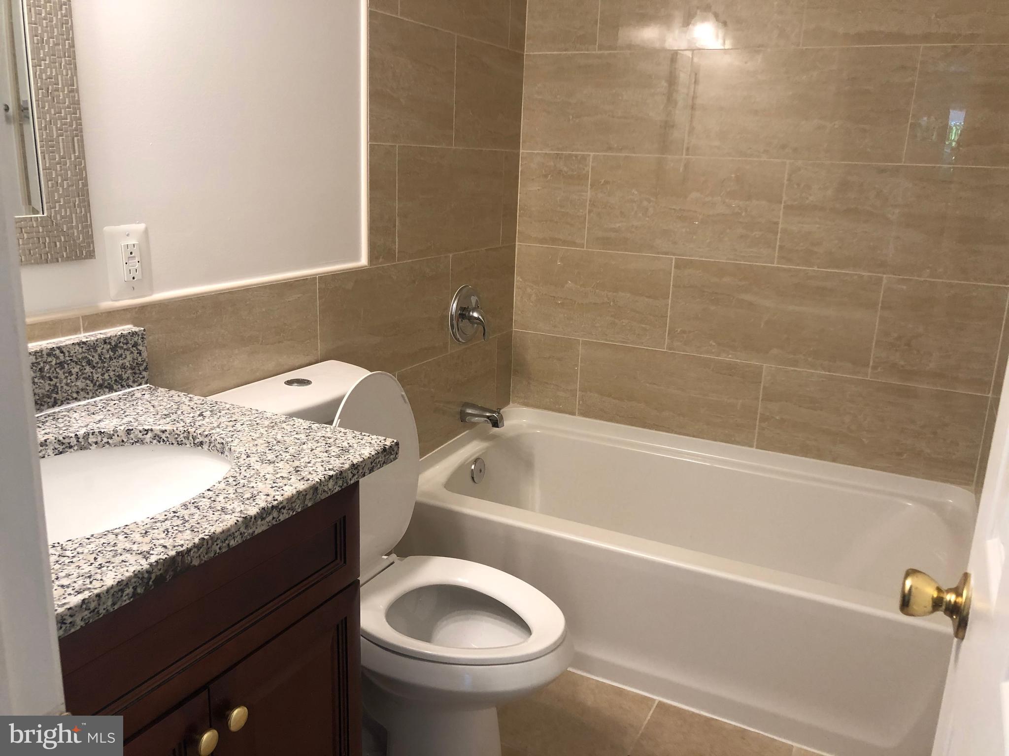 13613 Dumfries Road Manassas, VA 20112 - Photo 10 of 16 Master bath