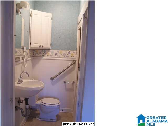 401 Elm Street Oneonta, AL 35121 - Photo 11 of 26