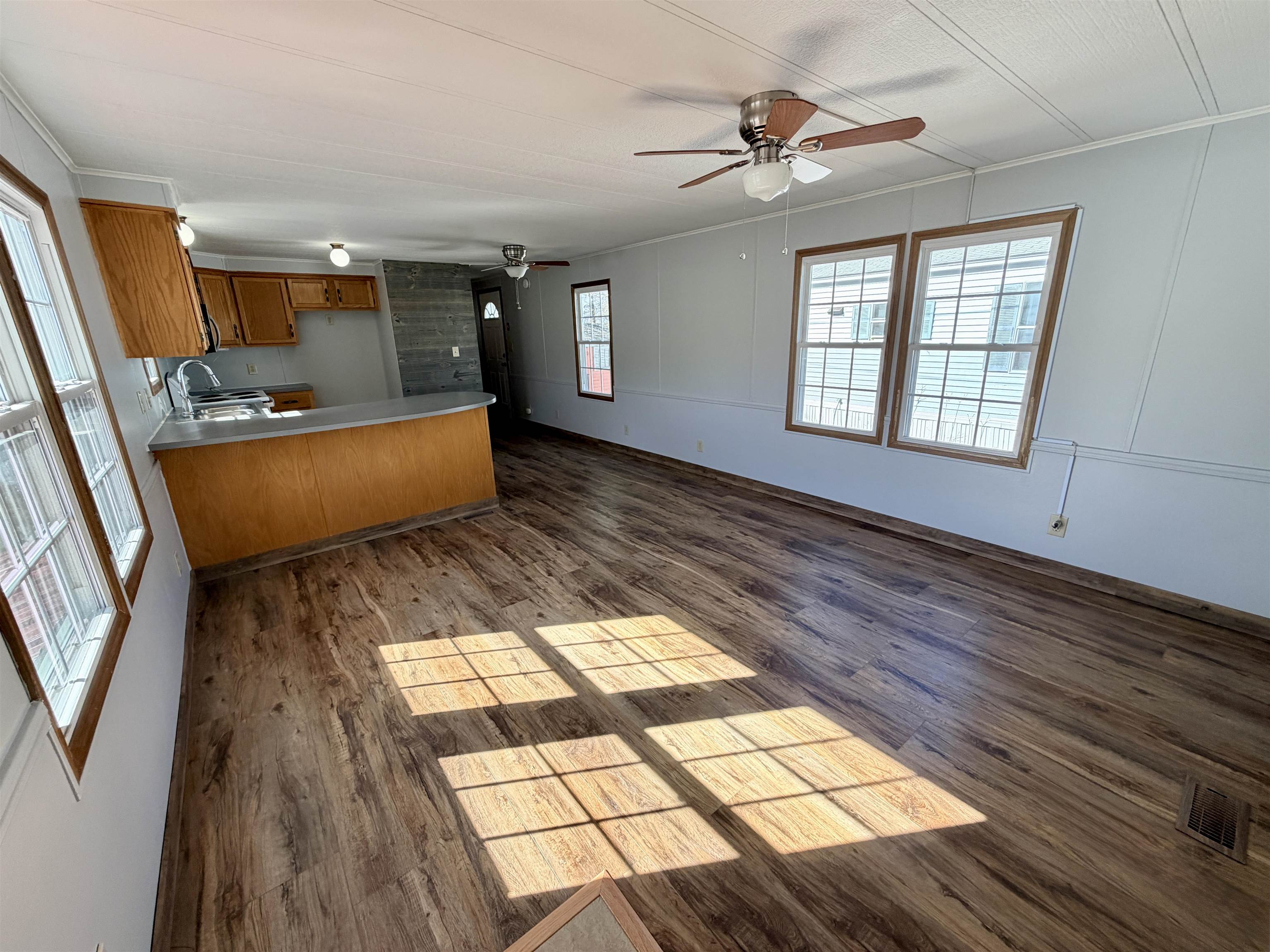 41 Thistle Way Manchester, NH 03109 - Photo 12 of 20