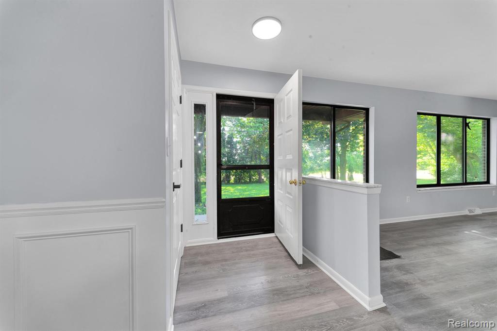 17885 Ridge Road Northville, MI 48168 - Photo 3 of 55