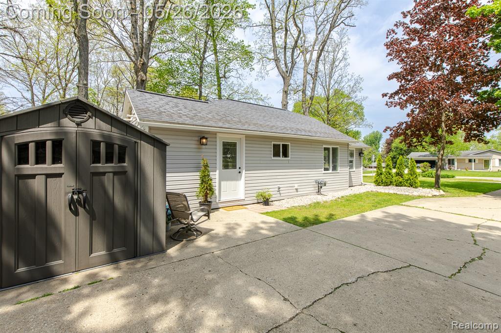 6281 Waldon Road Clarkston, MI 48346 - Photo 4 of 36 Gallery Image 4