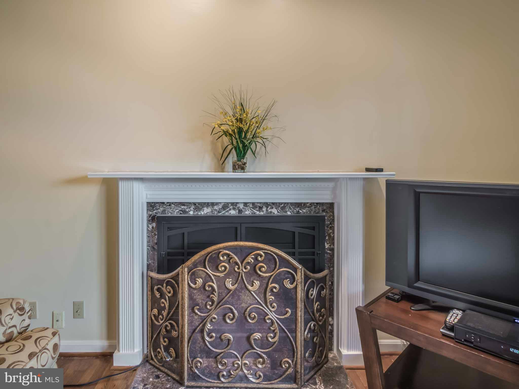 1402 Howard Road Annapolis, MD 21403 - Photo 4 of 29 Interior (General)
