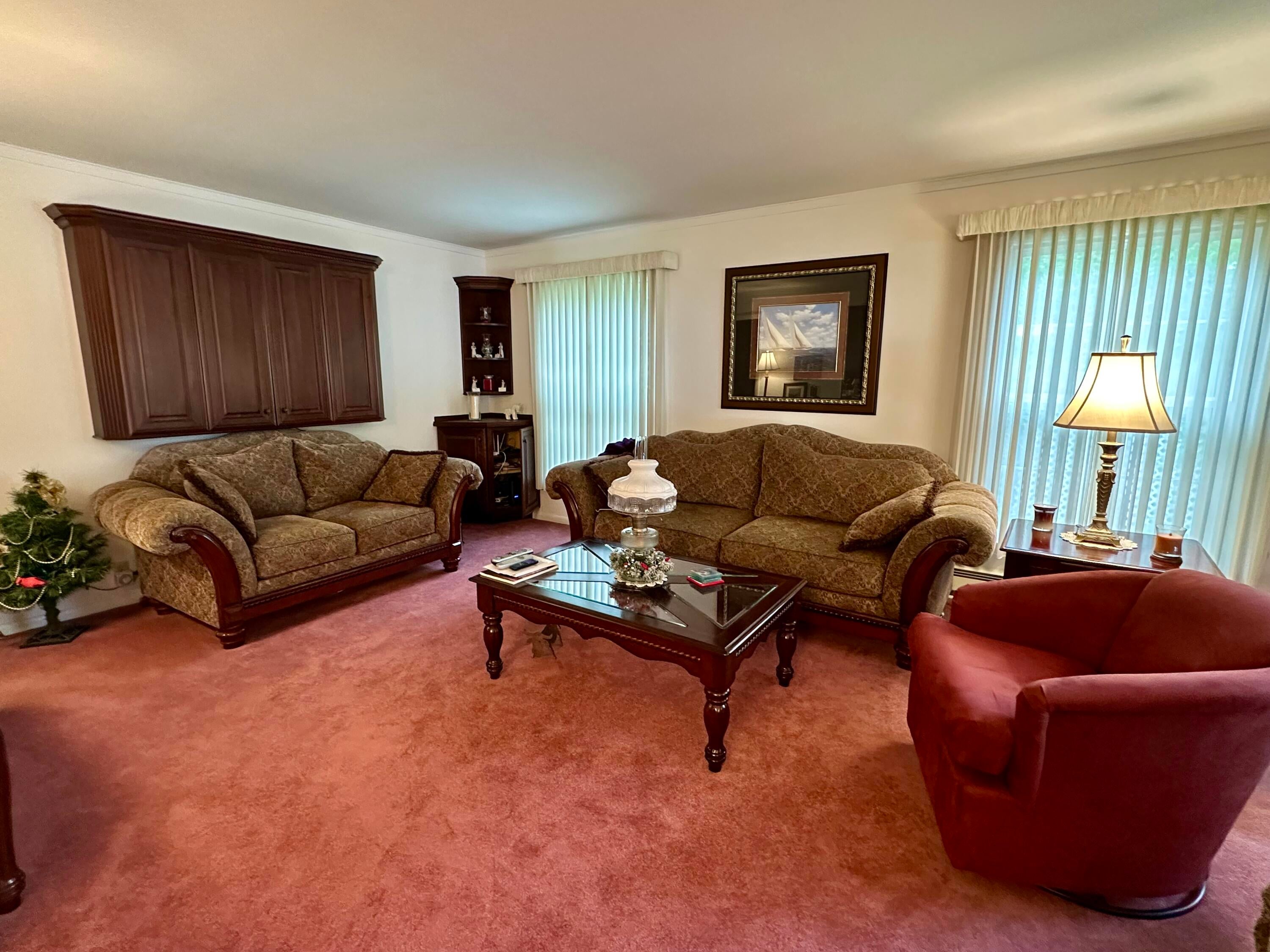 444 Riverside Drive Cheboygan, MI 49721 - Photo 16 of 43 Living Room