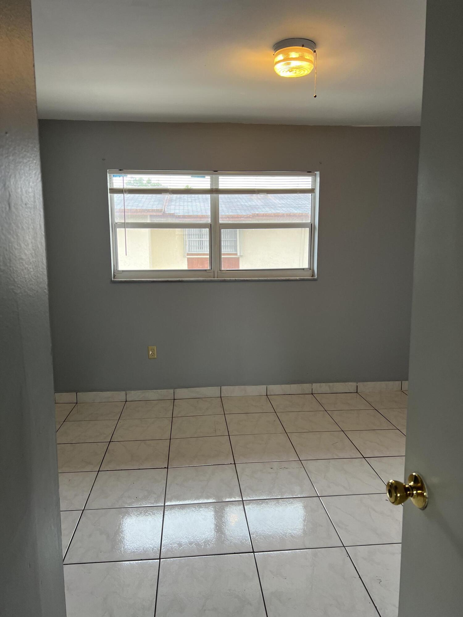 20 Southwest 108th Avenue, Unit F4 Sweetwater, FL 33174 - Photo 15 of 20 IMG_3793