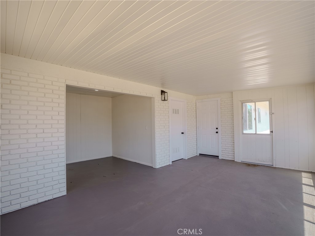 21865 Fox Apple Valley, CA 92307 - Photo 16 of 27 an empty room with windows