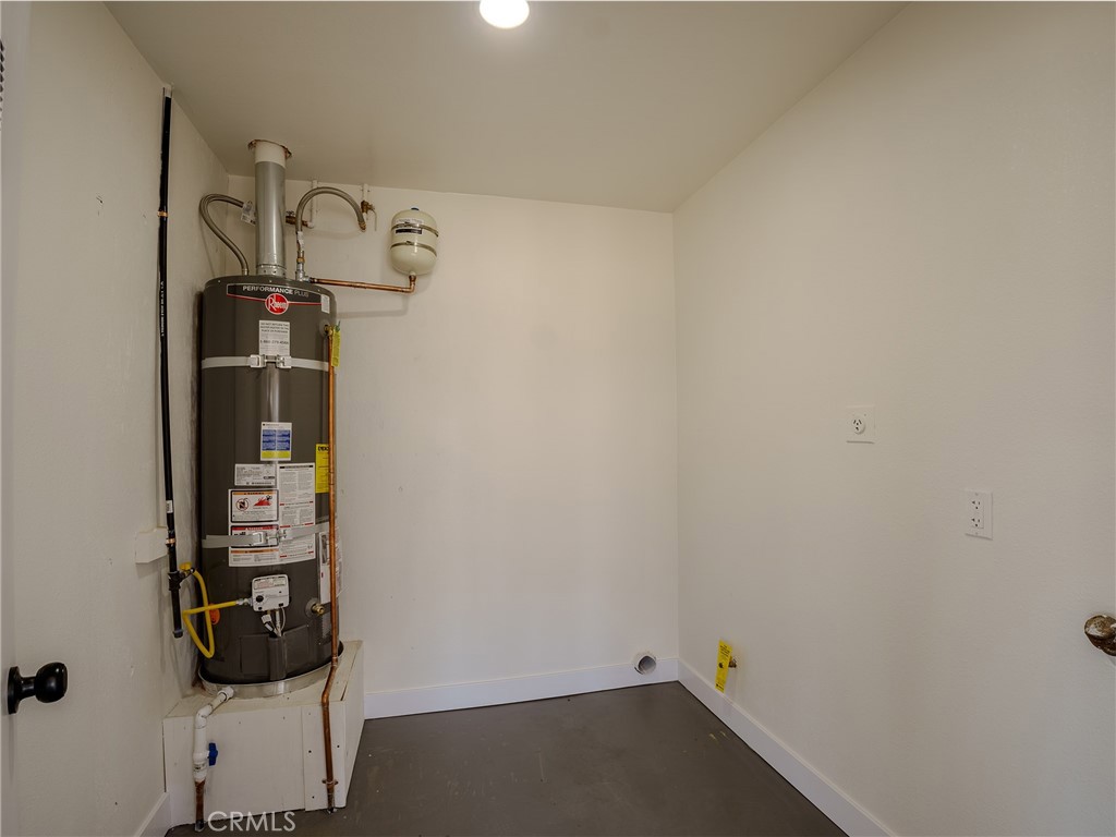 21865 Fox Apple Valley, CA 92307 - Photo 18 of 27 a view of water heater room