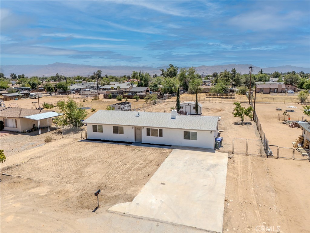 21865 Fox Apple Valley, CA 92307 - Photo 26 of 27 a view of a terrace with a lake