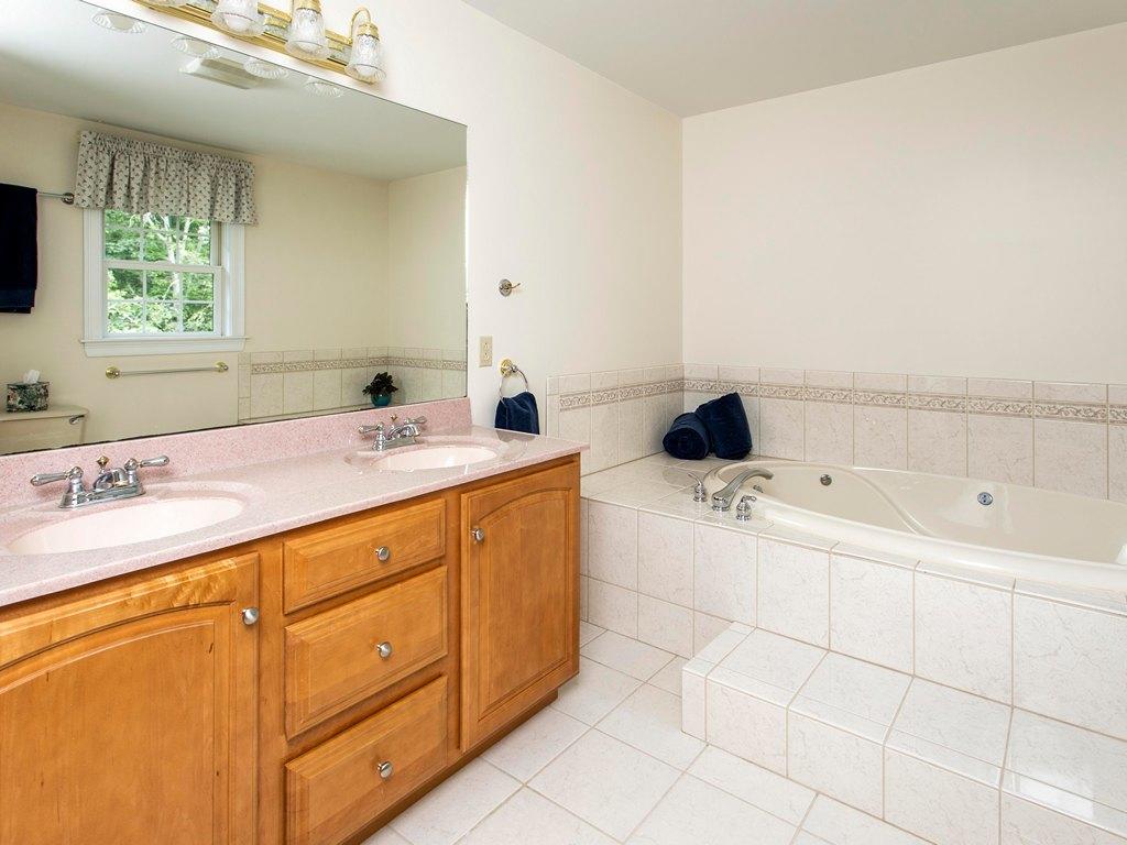 179 Upper Pond Road Litchfield, ME 04350 - Photo 31 of 59 Master Bath