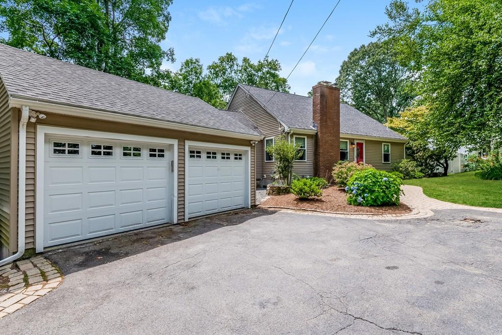 7 Edgewood Road Southborough, MA 01772 - Photo 3 of 28