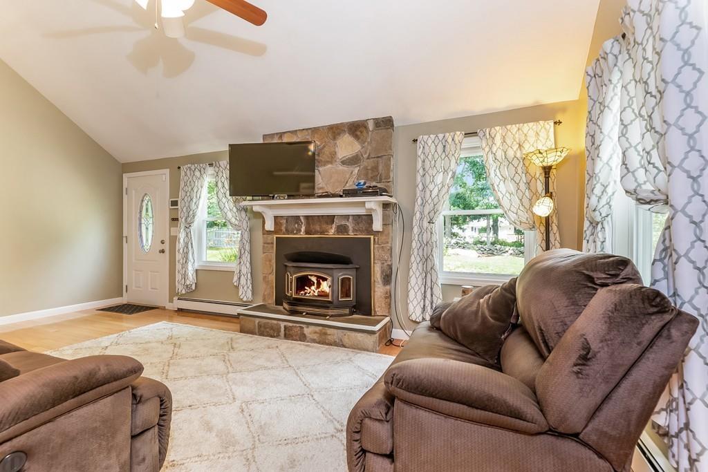 7 Edgewood Road Southborough, MA 01772 - Photo 6 of 28