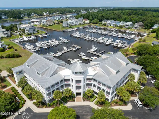 $319,900 | 3350 Club Villas Drive, Unit 2104, Southport, NC 28461