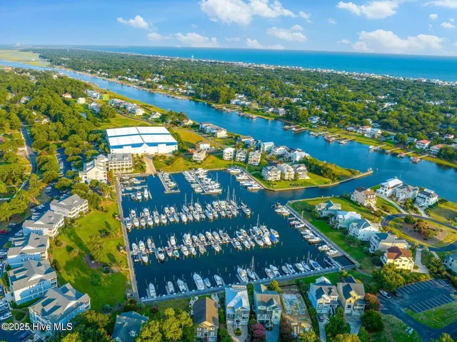 $319,900 | 3350 Club Villas Drive, Unit 2104, Southport, NC 28461