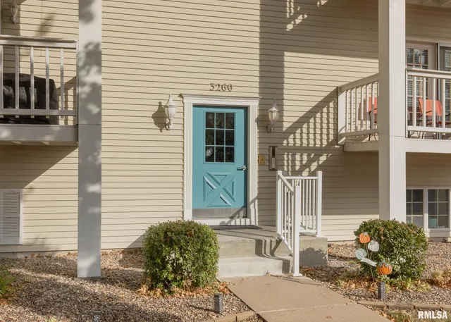 $154,500 | 3260 Parkwild Drive, Unit 3D, Bettendorf, IA 52722