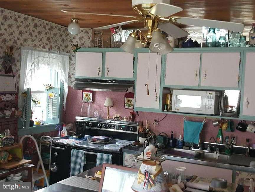 2667 Goldmiller Road Bunker Hill, WV 25413 - Photo 9 of 13 Kitchen