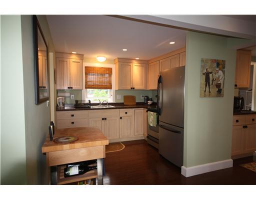 5 Dodge Road East Boothbay, ME 04544 - Photo 9 of 20 Kitchen.