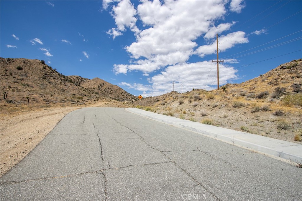 56950 San Andreas Road Yucca Valley, CA 92284 - Photo 13 of 14
