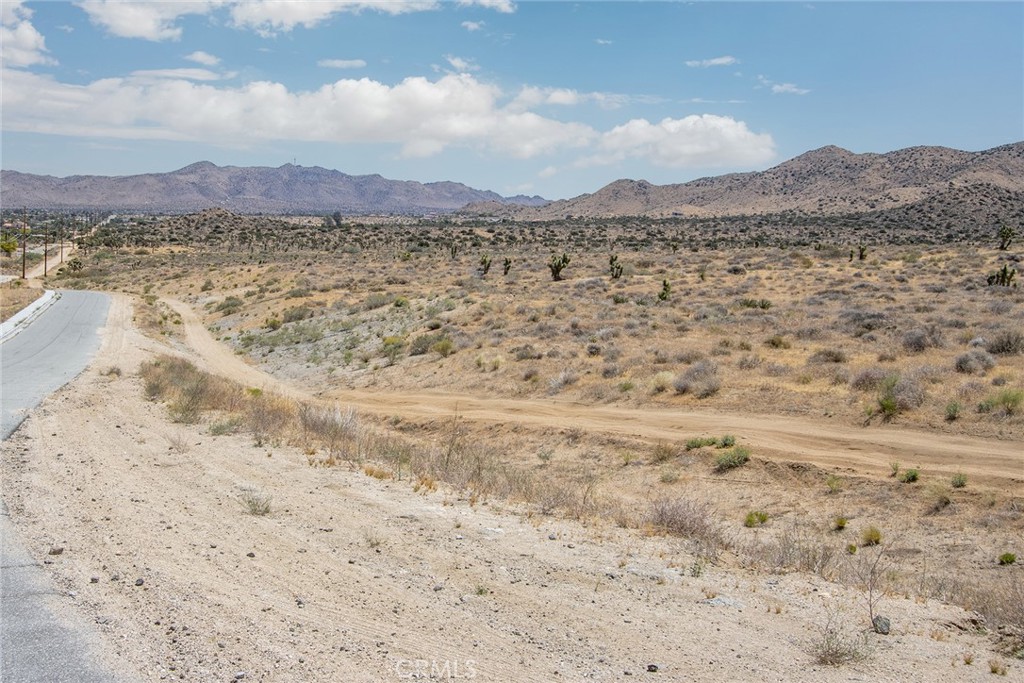 56950 San Andreas Road Yucca Valley, CA 92284 - Photo 9 of 14