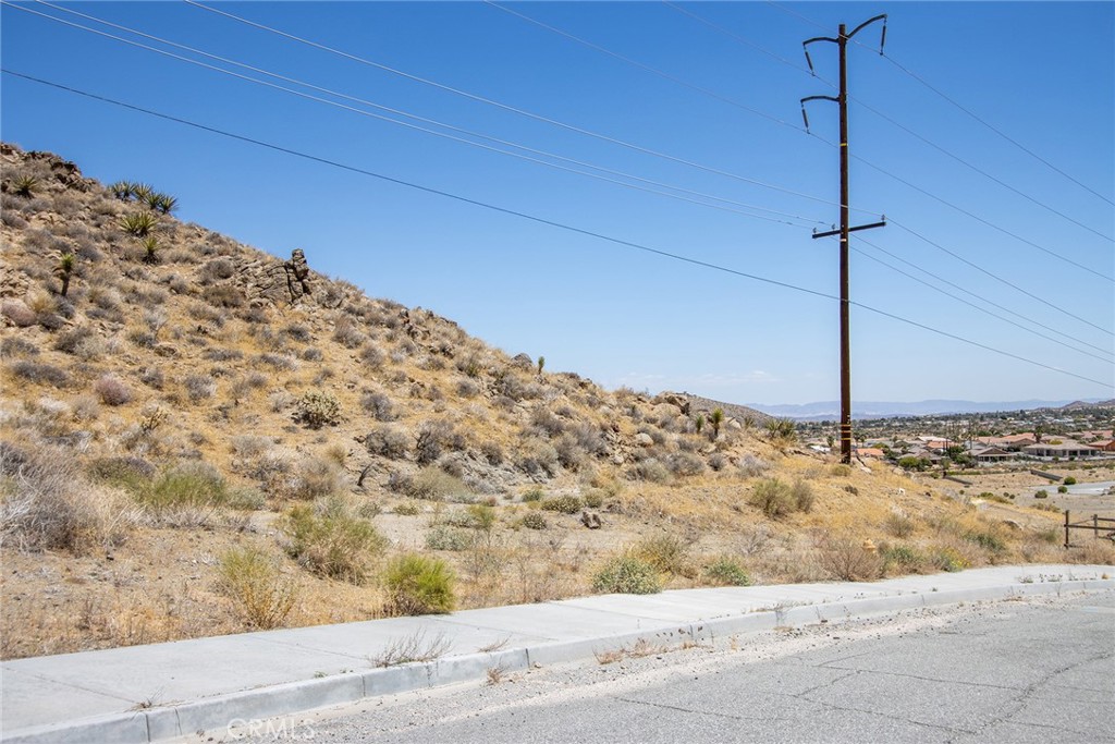 56950 San Andreas Road Yucca Valley, CA 92284 - Photo 10 of 14