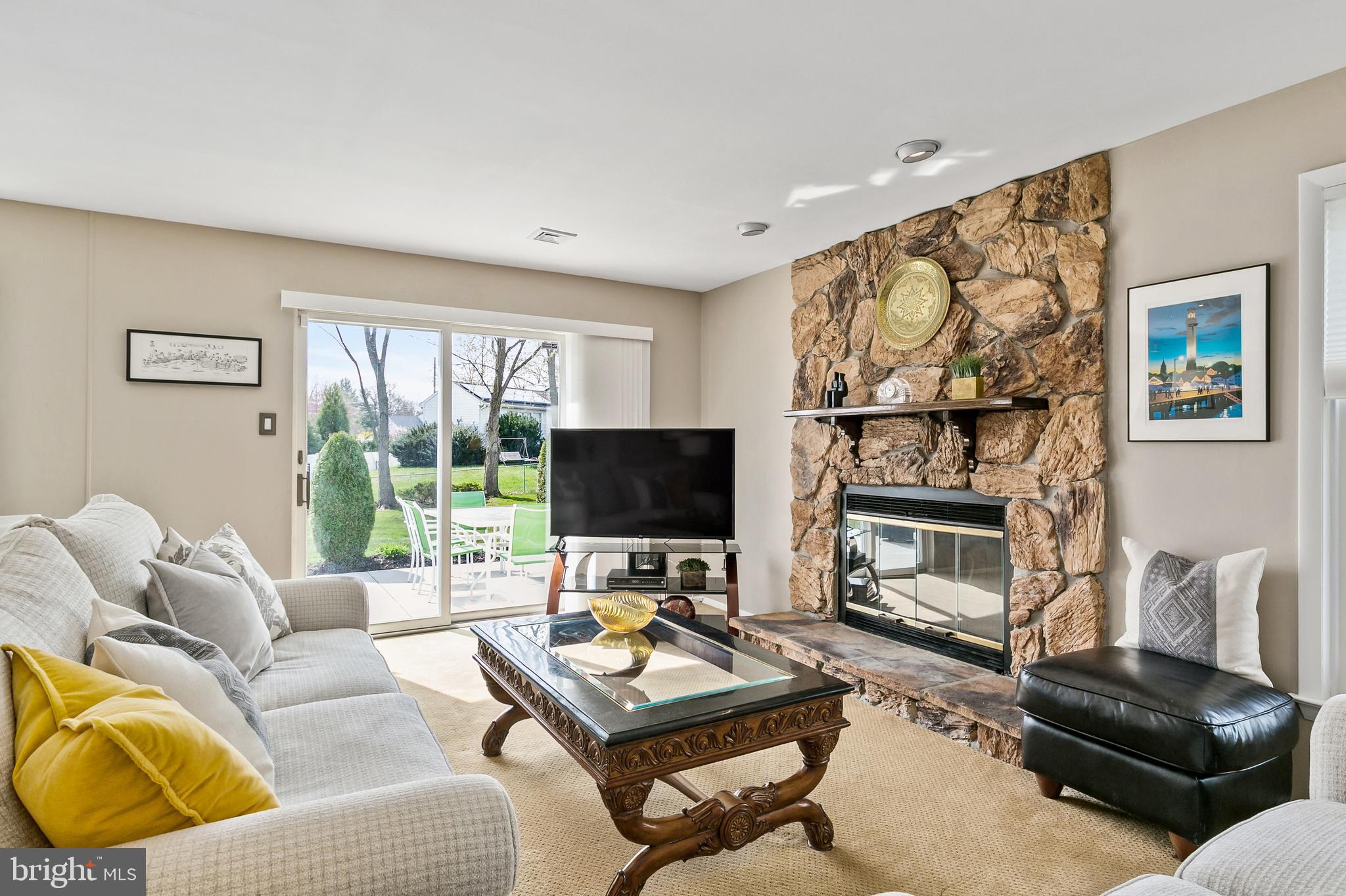 102 Parry Road Cinnaminson, NJ 08077 - Photo 15 of 29 Family Room