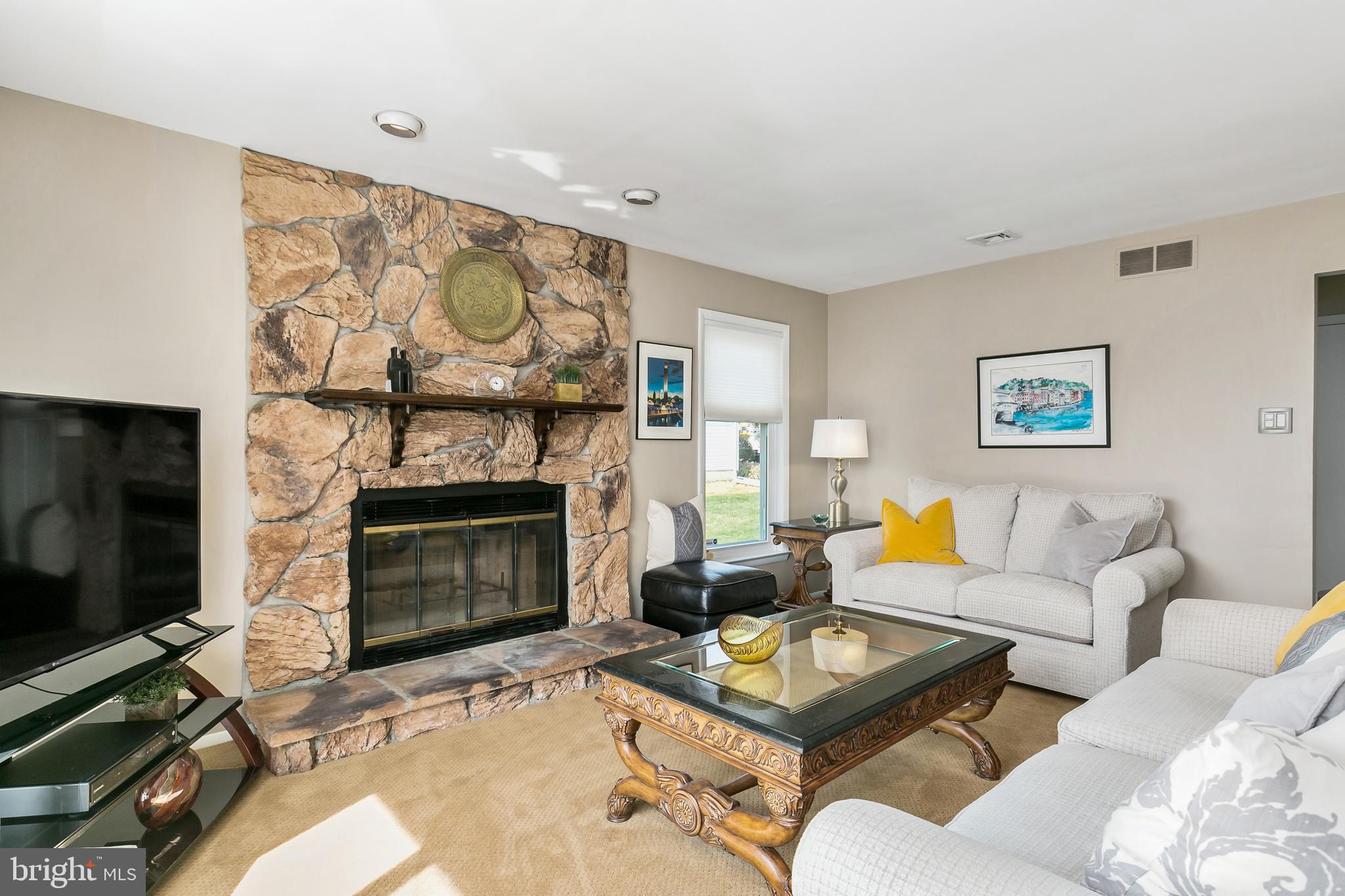 102 Parry Road Cinnaminson, NJ 08077 - Photo 16 of 29 Family Room