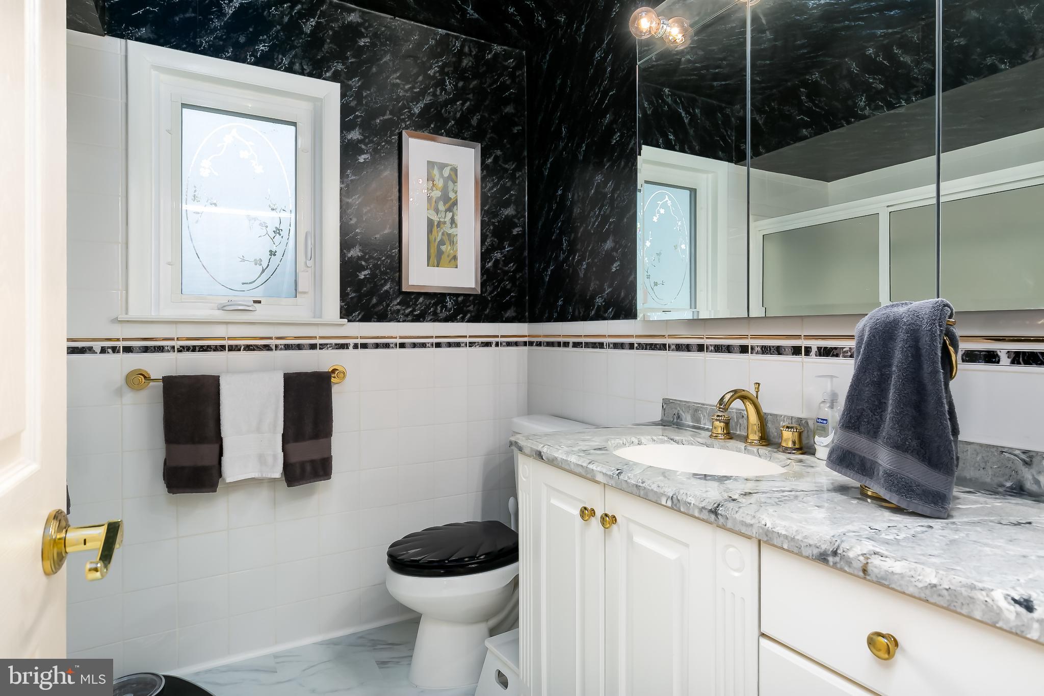 102 Parry Road Cinnaminson, NJ 08077 - Photo 24 of 29 Hall Full Bath