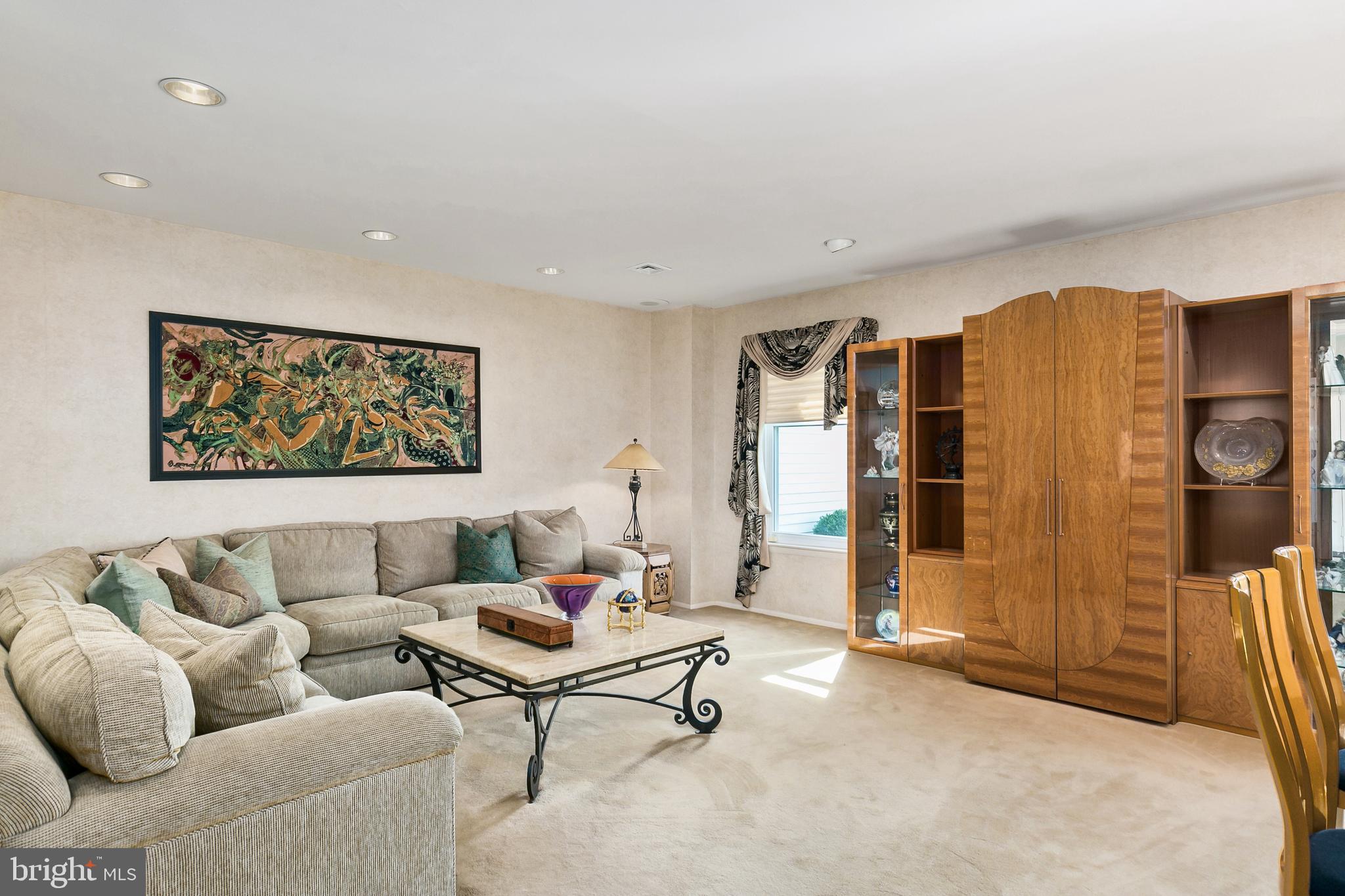 102 Parry Road Cinnaminson, NJ 08077 - Photo 7 of 29 Living Room