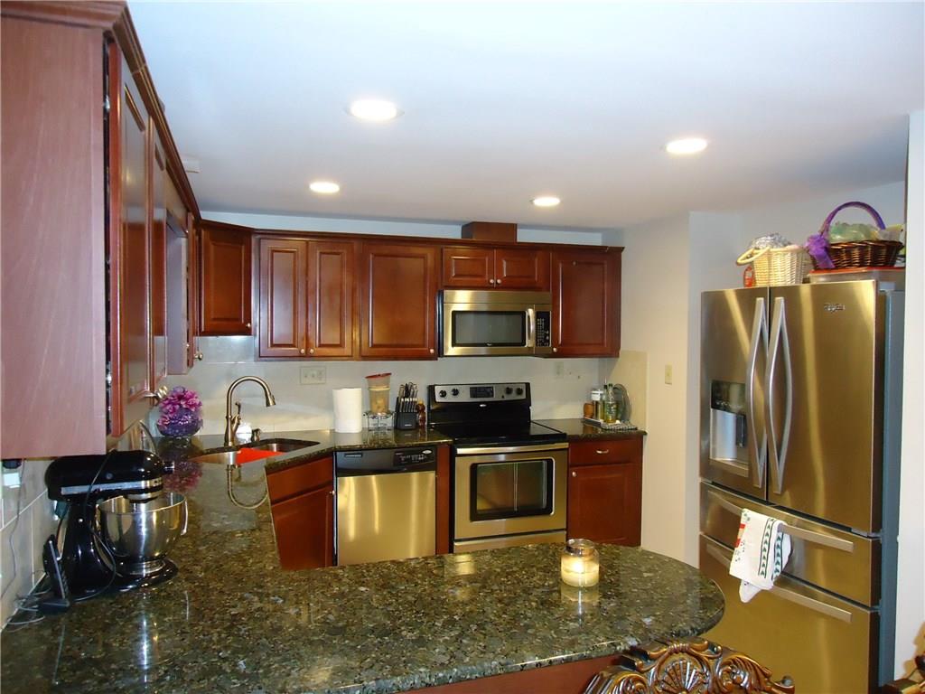 179 Parkedge Road Green Tree, PA 15220 - Photo 11 of 25 Kitchen