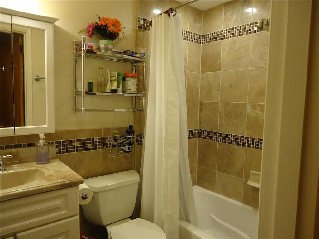 179 Parkedge Road Green Tree, PA 15220 - Photo 20 of 25 Bathroom