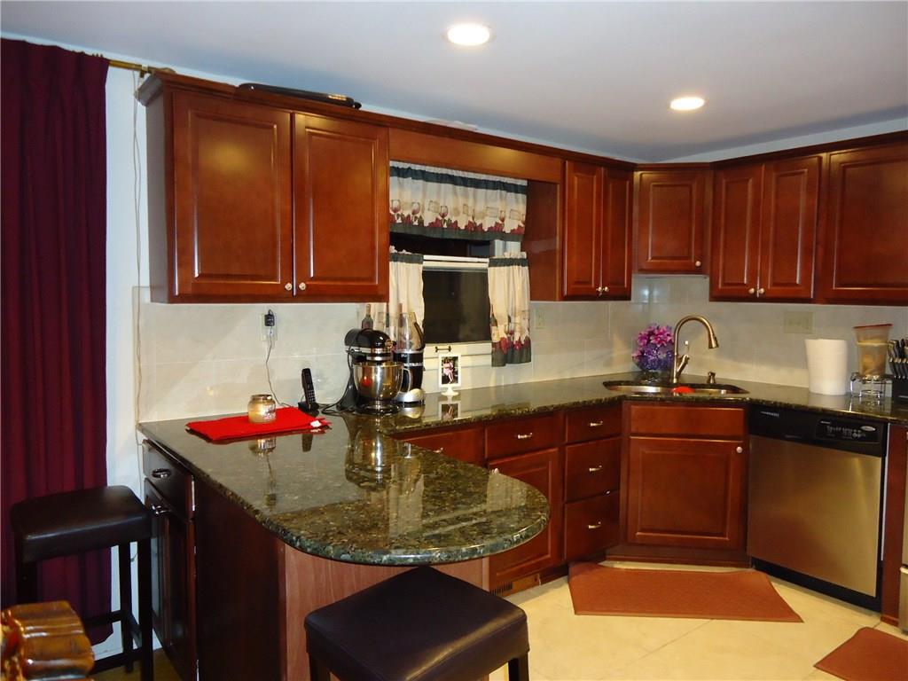 179 Parkedge Road Green Tree, PA 15220 - Photo 10 of 25 Kitchen