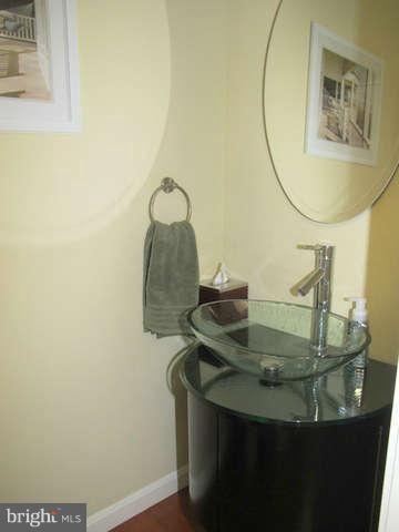 9237 Three Oaks Drive Silver Spring, MD 20901 - Photo 13 of 30 Powder Room