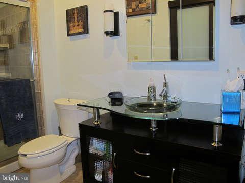9237 Three Oaks Drive Silver Spring, MD 20901 - Photo 18 of 30 Bath Master