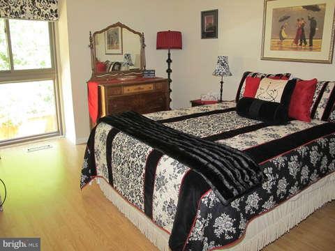 9237 Three Oaks Drive Silver Spring, MD 20901 - Photo 20 of 30 Bedroom two