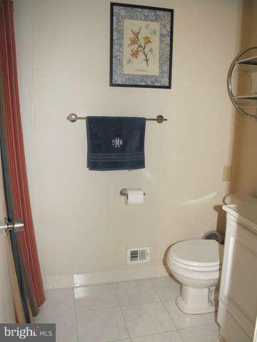 9237 Three Oaks Drive Silver Spring, MD 20901 - Photo 22 of 30 Hall Bath