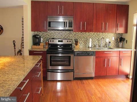 9237 Three Oaks Drive Silver Spring, MD 20901 - Photo 10 of 30 Stainless Steel Appliances
