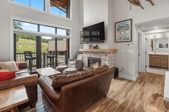 $1,495,000 | 243 Skimobile Road, Unit 355, Conway, NH 03860