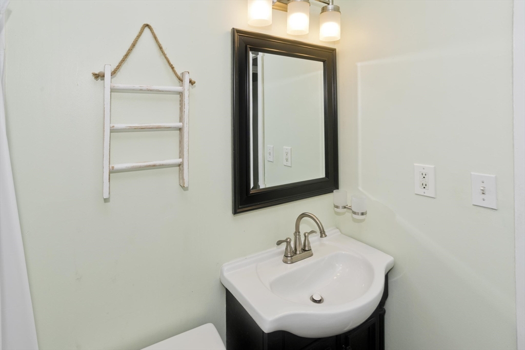 101 Old Farm Road Springfield, MA 01119 - Photo 21 of 33