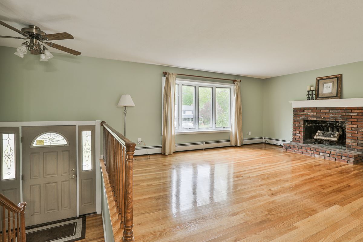 35 Walker Road Atkinson, NH 03811 - Photo 4 of 31
