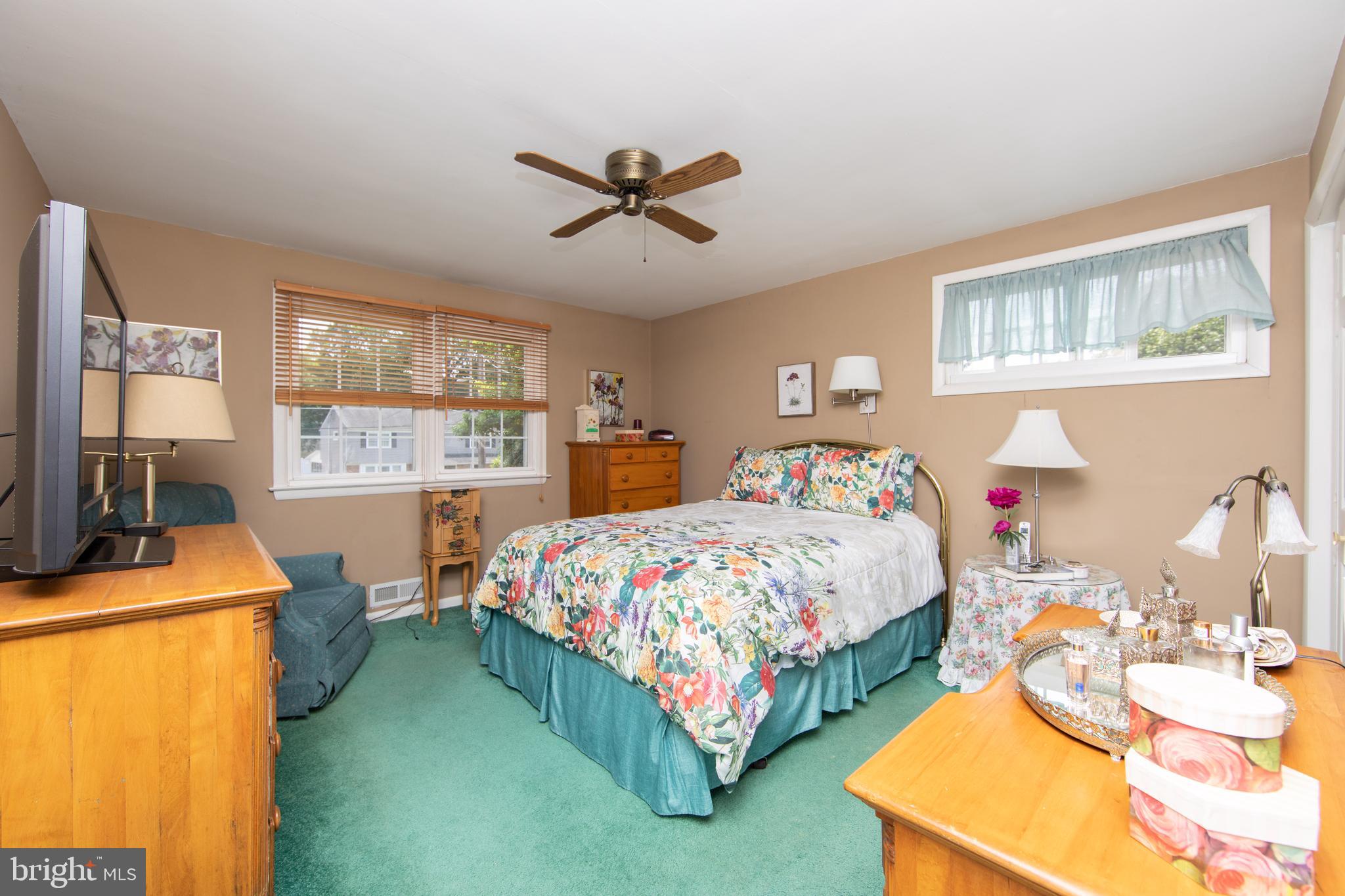 9 Holly Road Stratford, NJ 08084 - Photo 22 of 39