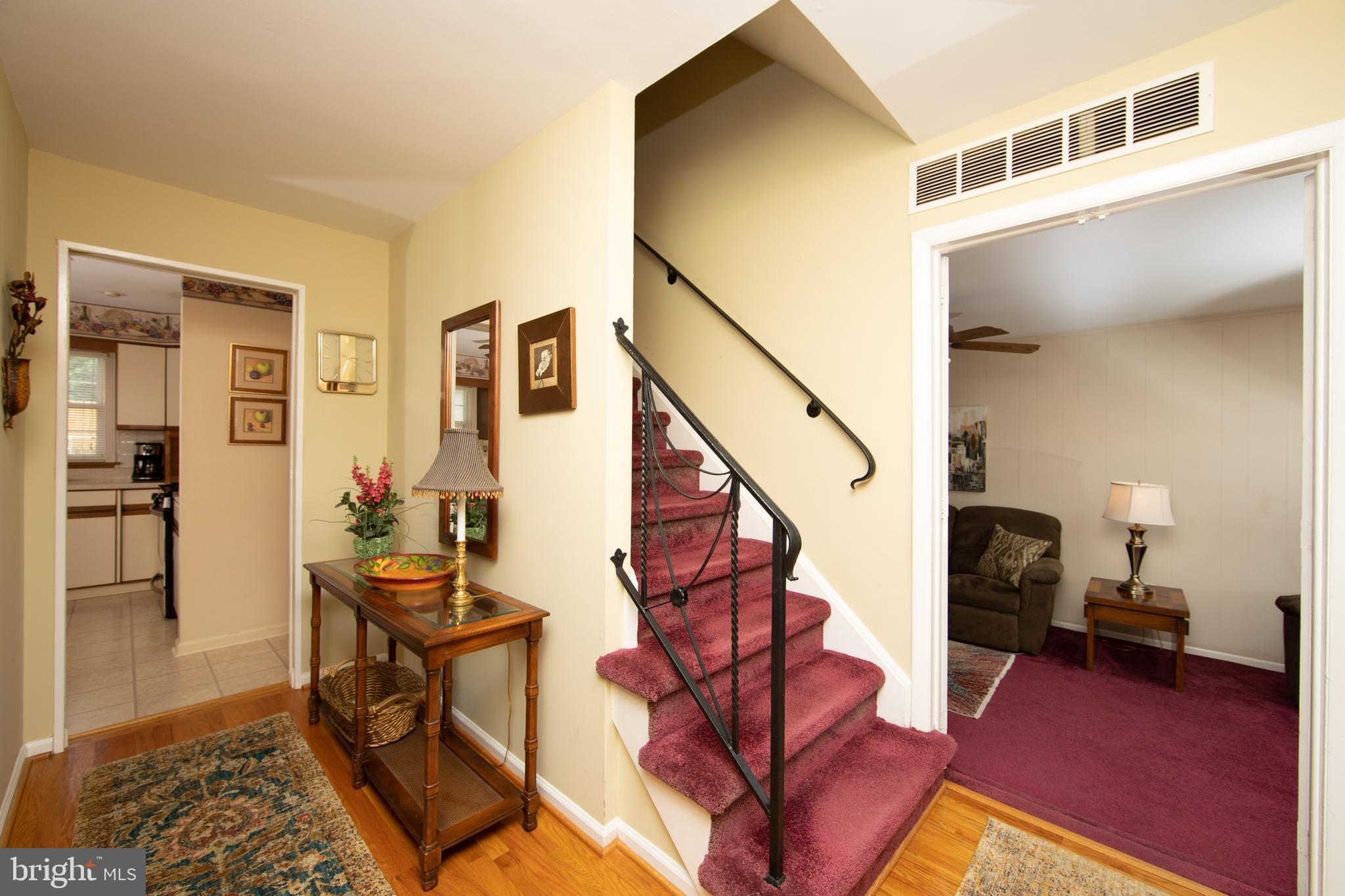9 Holly Road Stratford, NJ 08084 - Photo 4 of 39