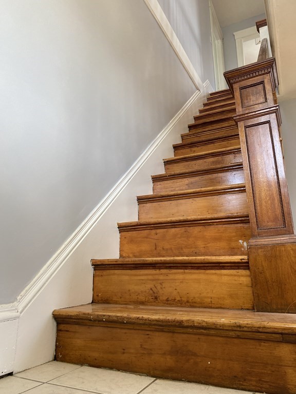 22 Grammont Road Worcester, MA 01607 - Photo 9 of 32 Gallery Image 9
